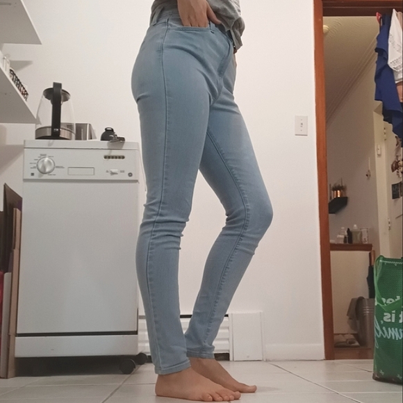 ⚡️SALE⚡️Nasty Gal Light Semi-Acid Wash Skinny Jeans - Picture 7 of 14